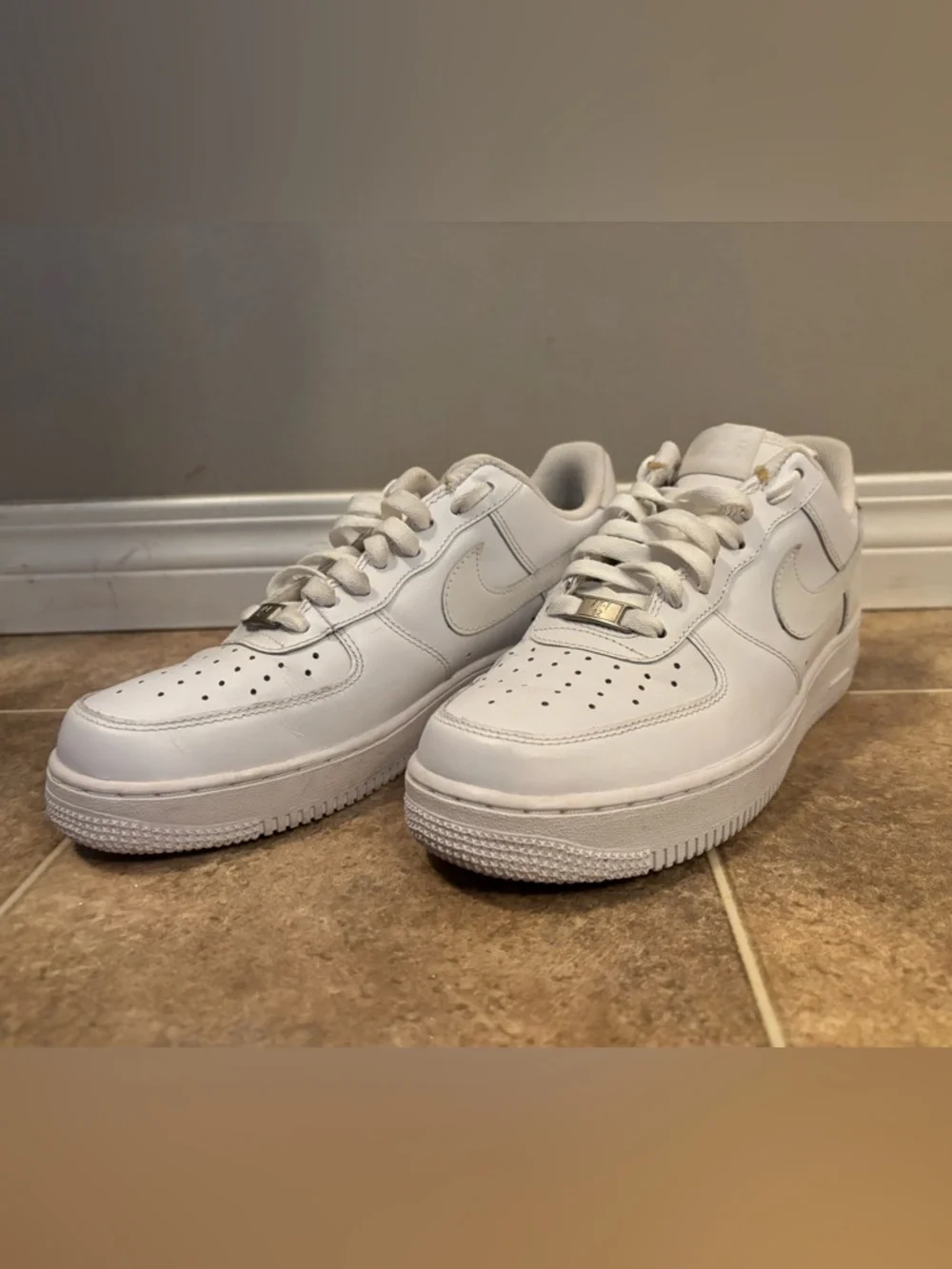 Nike Air Force 1 ‘07 Low Top Sneakers - Picture 1 of 8